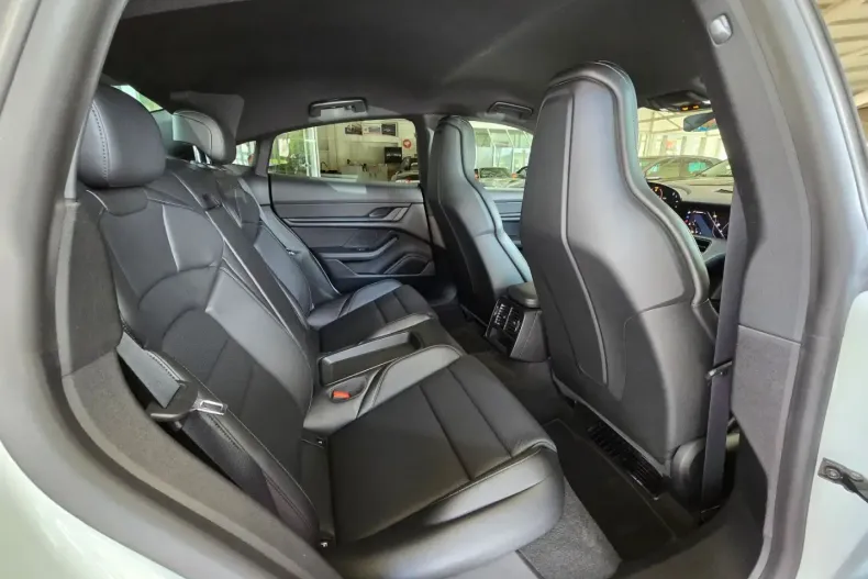 Porsche Taycan din 2021 cu 59.990 km - oferta POR125195 - foto 16