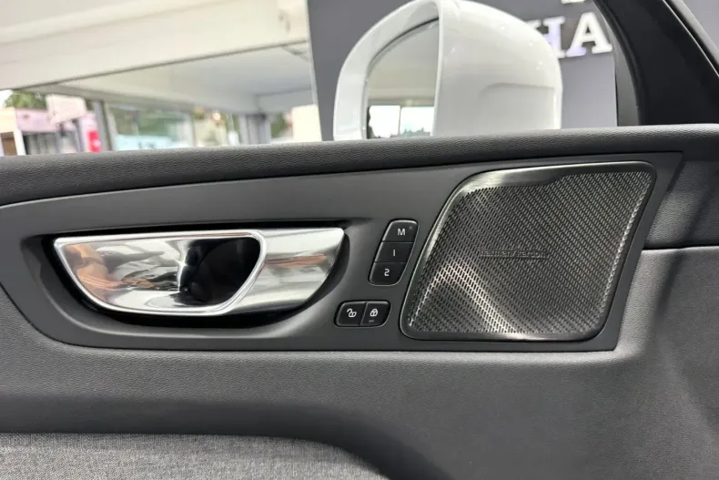 Volvo XC60 din 2021 cu 68.000 km - oferta VOL125209 - foto 18