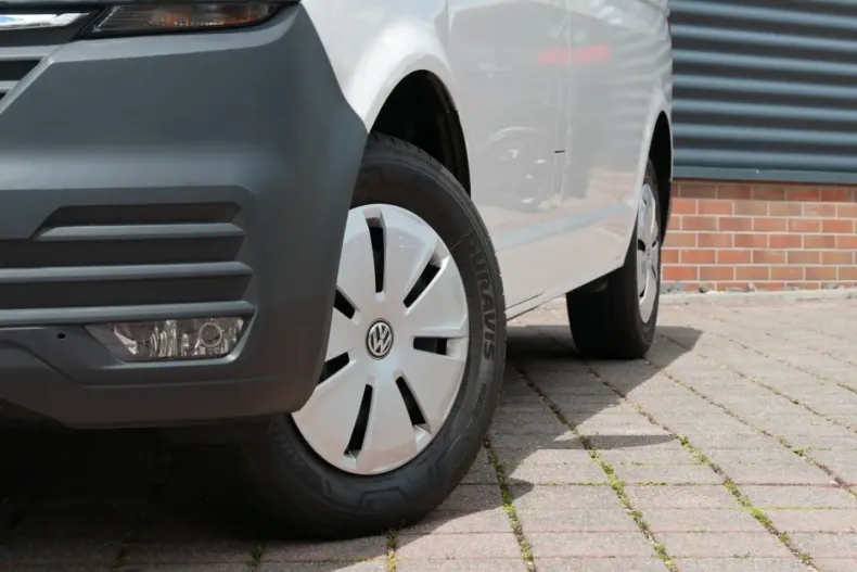 Volkswagen T6 Caravelle din 2023 cu 25.579 km - oferta VOL125225 - foto 3