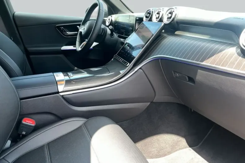 Mercedes-Benz GLC 200 din 2023 cu 7.459 km - oferta MER125227 - foto 10