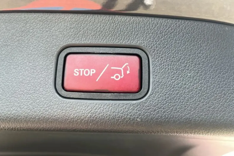 Mercedes-Benz GLC 200 din 2023 cu 7.459 km - oferta MER125227 - foto 16