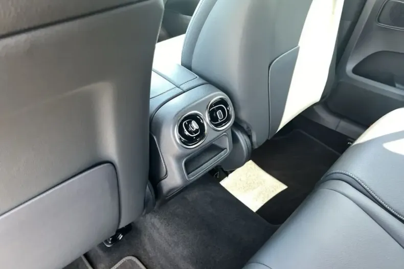 Mercedes-Benz GLC 200 din 2023 cu 7.459 km - oferta MER125227 - foto 17