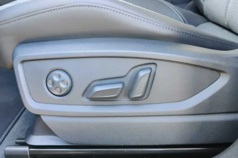 Audi Q5 din 2023 cu 33.778 km - oferta AUD125235 - foto 17