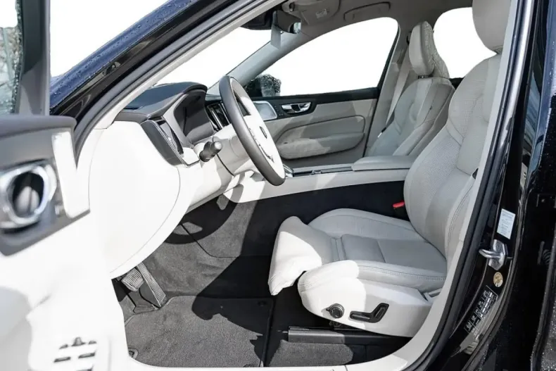 Volvo XC60 din 2021 cu 61.944 km - oferta VOL125241 - foto 7