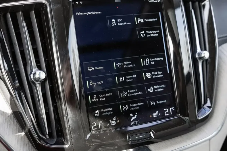 Volvo XC60 din 2021 cu 61.944 km - oferta VOL125241 - foto 15