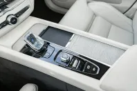 Volvo XC60 din 2021 cu 61.944 km - oferta VOL125241 - foto 18