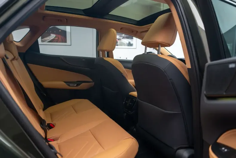 Lexus NX 350h din 2024 cu 11 km - oferta LEX125251 - foto 11