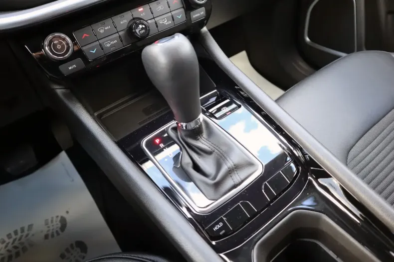 Jeep Compass din 2023 cu 28.055 km - oferta JEE125254 - foto 3