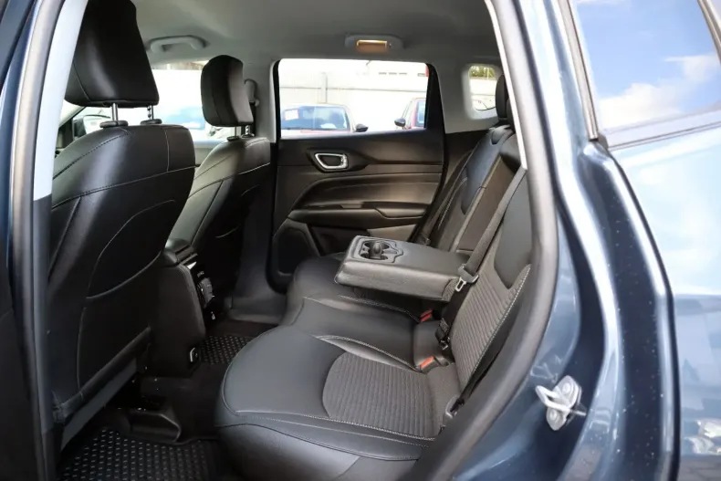 Jeep Compass din 2023 cu 28.055 km - oferta JEE125254 - foto 10