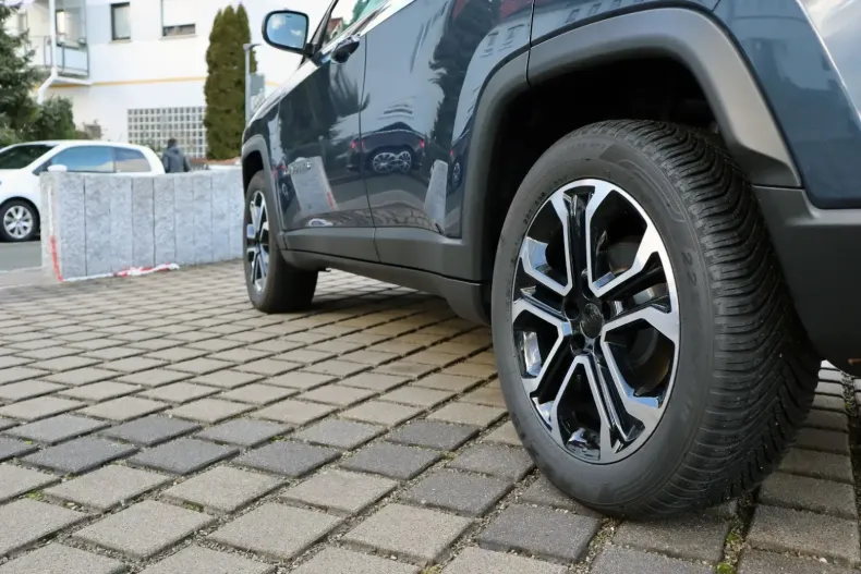 Jeep Compass din 2023 cu 28.055 km - oferta JEE125254 - foto 19