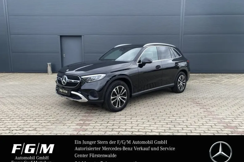 Mercedes-Benz GLC 220 din 2023 cu 14.900 km - oferta MER125263 - foto 1