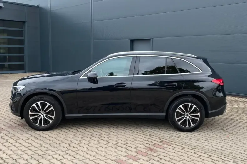 Mercedes-Benz GLC 220 din 2023 cu 14.900 km - oferta MER125263 - foto 2