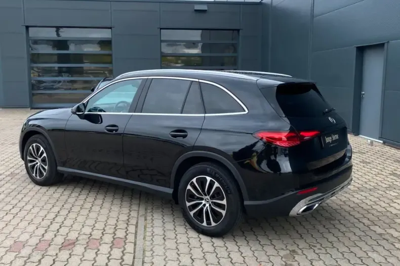 Mercedes-Benz GLC 220 din 2023 cu 14.900 km - oferta MER125263 - foto 3