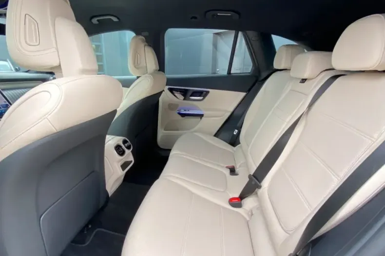 Mercedes-Benz GLC 220 din 2023 cu 14.900 km - oferta MER125263 - foto 7