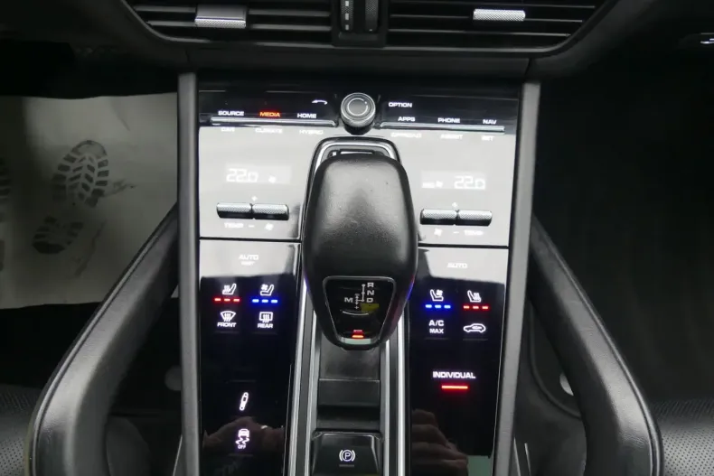 Porsche Cayenne din 2021 cu 76.300 km - oferta POR125266 - foto 19