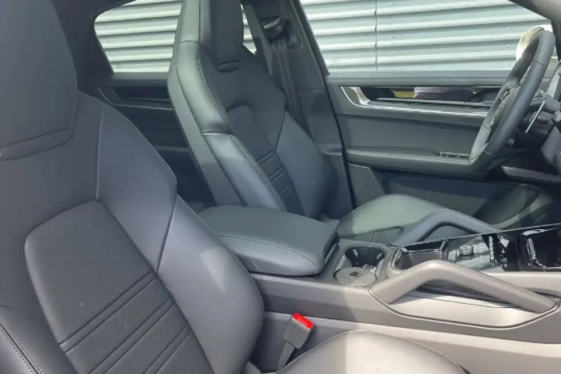 Porsche Cayenne din 2024 cu 15 km - oferta POR125272 - foto 2