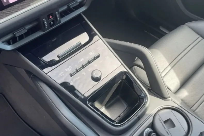 Porsche Cayenne din 2024 cu 15 km - oferta POR125272 - foto 22