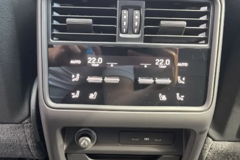 Porsche Cayenne din 2024 cu 15 km - oferta POR125272 - foto 27