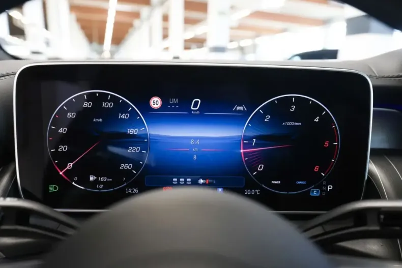 Mercedes-Benz GLC 220 din 2024 cu 6.500 km - oferta MER125280 - foto 10