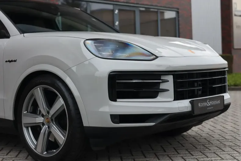 Porsche Cayenne din 2024 cu 5.800 km - oferta POR125285 - foto 3