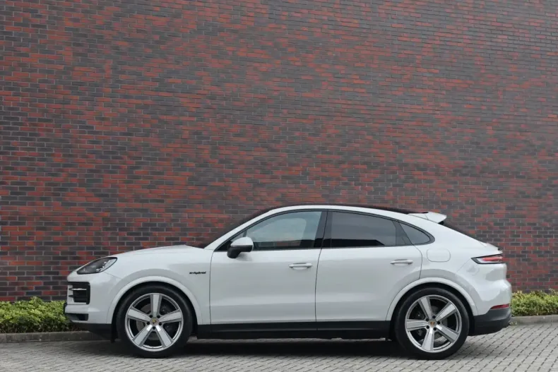 Porsche Cayenne din 2024 cu 5.800 km - oferta POR125285 - foto 7