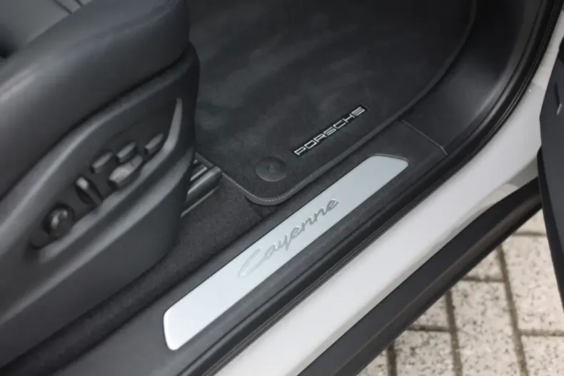 Porsche Cayenne din 2024 cu 5.800 km - oferta POR125285 - foto 14