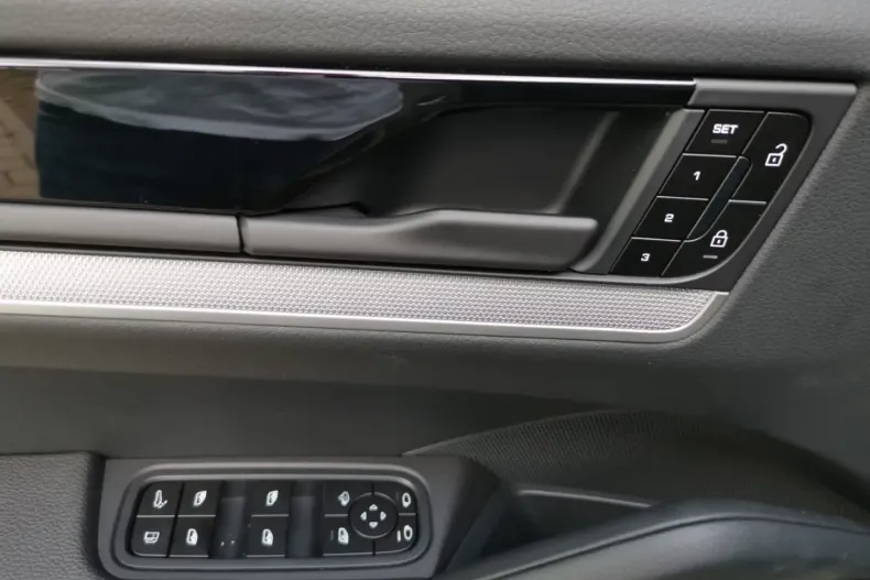 Porsche Cayenne din 2024 cu 35 km - oferta POR125286 - foto 16