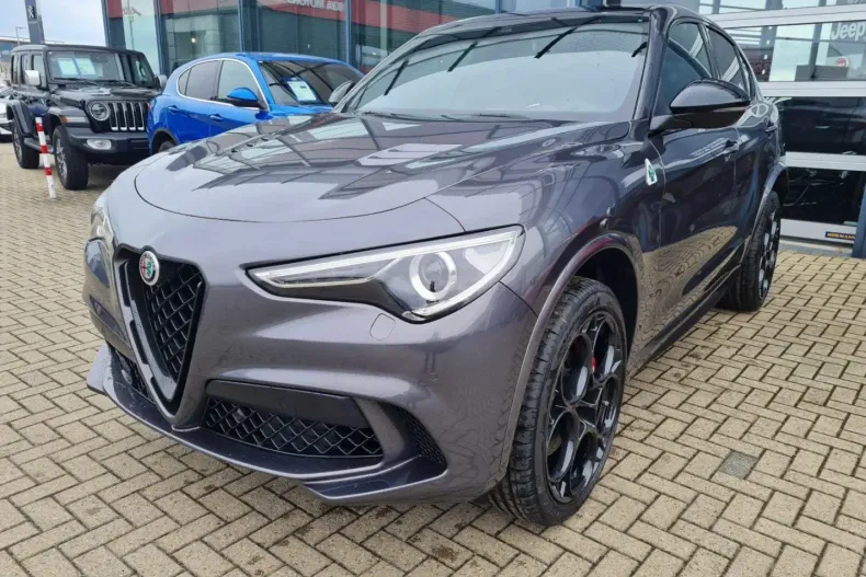 Alfa Romeo Stelvio din 2023 cu 20.229 km - oferta ALF125290 - foto 1