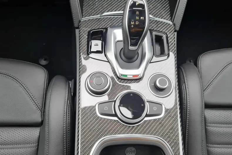 Alfa Romeo Stelvio din 2023 cu 20.229 km - oferta ALF125290 - foto 12