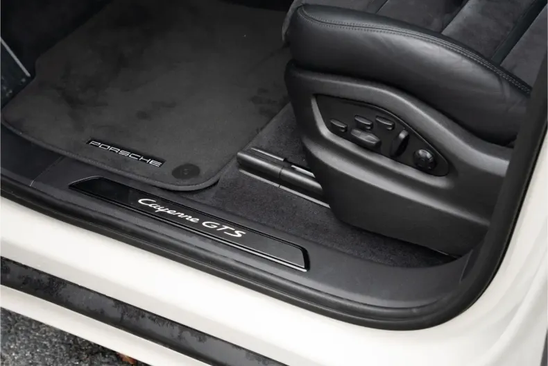 Porsche Cayenne din 2022 cu 19.300 km - oferta POR125304 - foto 27