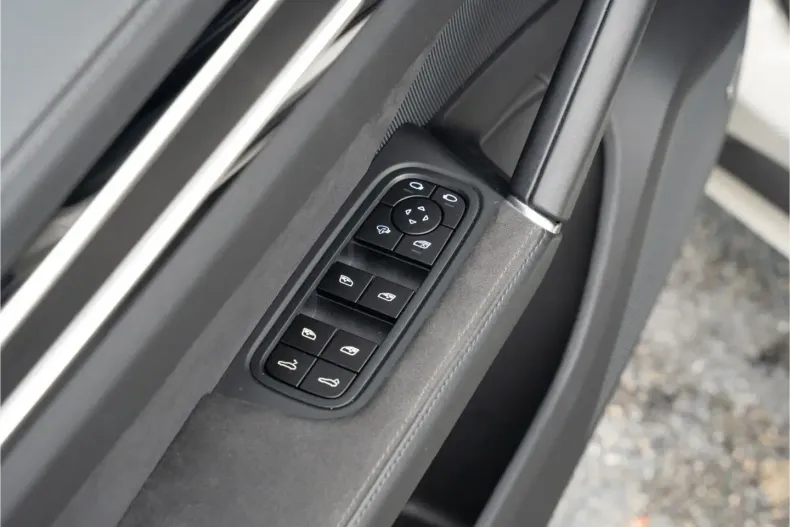 Porsche Cayenne din 2022 cu 19.300 km - oferta POR125304 - foto 29