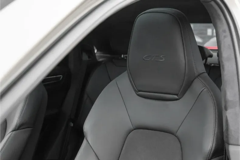 Porsche Cayenne din 2022 cu 19.300 km - oferta POR125304 - foto 30