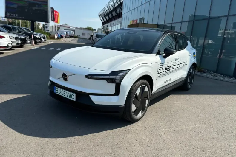 Volvo EX30 din 2024 cu 5.490 km - oferta VOL125308 - foto 9