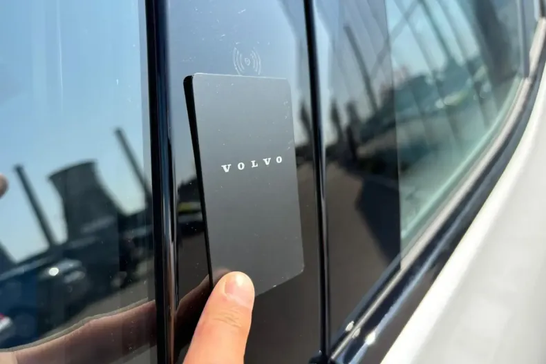 Volvo EX30 din 2024 cu 5.490 km - oferta VOL125308 - foto 19