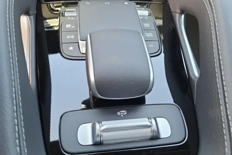 Mercedes-Benz GLE 400 din 2023 cu 21.123 km - oferta MER125319 - foto 13