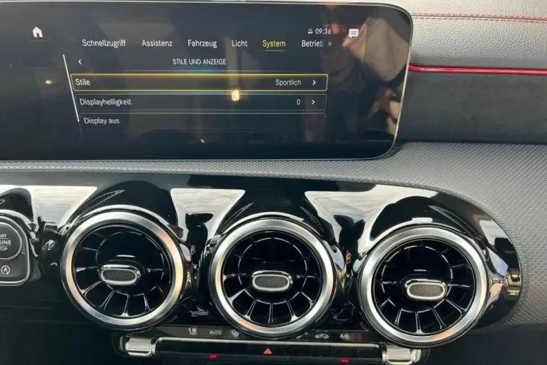 Mercedes-Benz CLA 35 AMG din 2023 cu 41.350 km - oferta MER125326 - foto 27