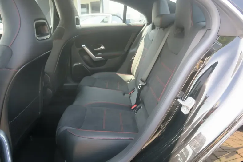 Mercedes-Benz CLA 250 din 2023 cu 6.546 km - oferta MER125327 - foto 7