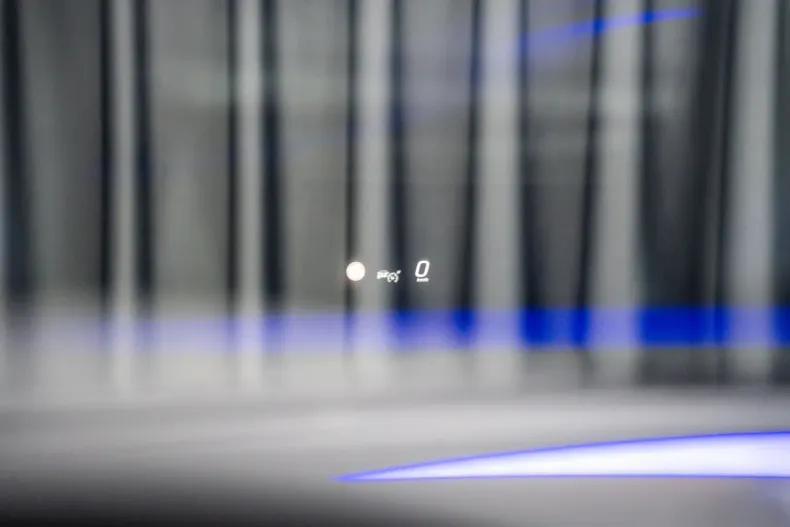 Mercedes-Benz E 200 din 2024 cu 5 km - oferta MER125338 - foto 13