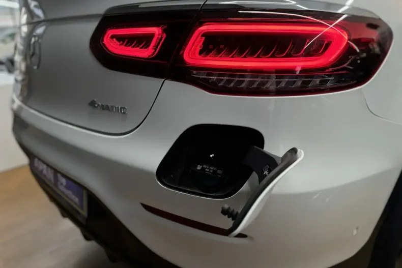 Mercedes-Benz GLC 300 din 2021 cu 87.100 km - oferta MER125339 - foto 11