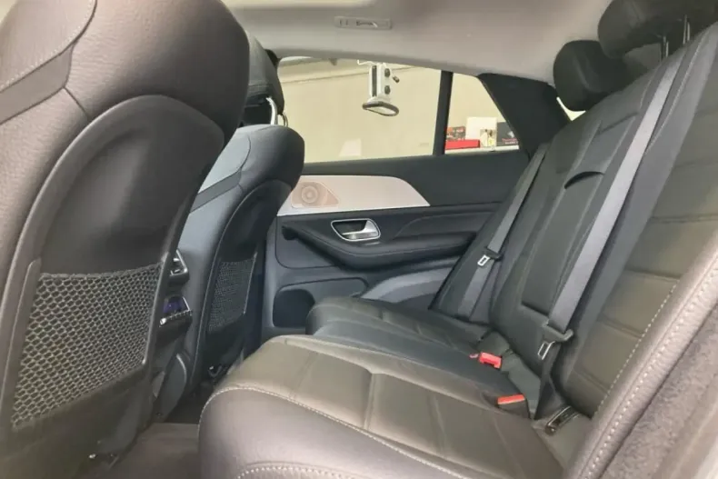 Mercedes-Benz GLE 300 din 2023 cu 31.900 km - oferta MER125350 - foto 13