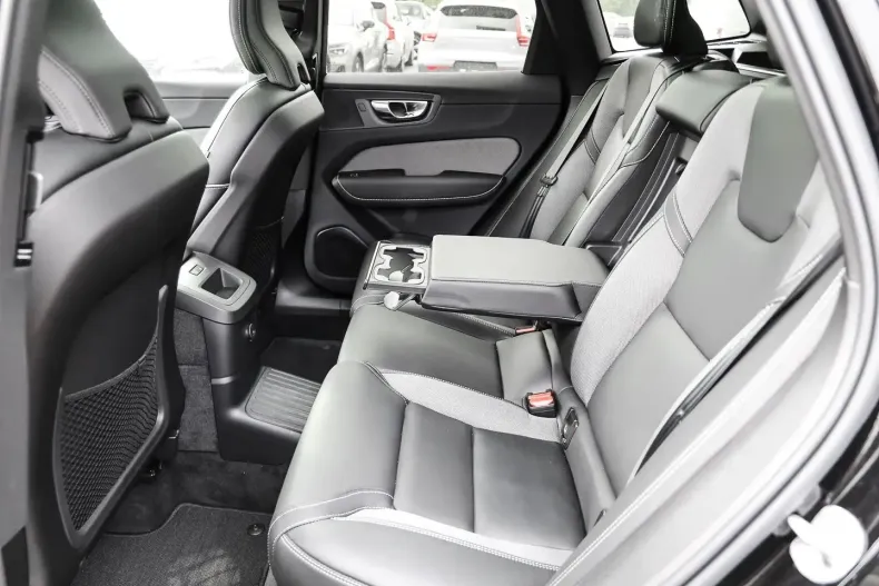 Volvo XC60 din 2023 cu 11.292 km - oferta VOL125357 - foto 14