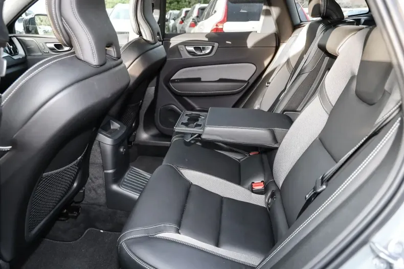 Volvo XC60 din 2023 cu 17.588 km - oferta VOL125359 - foto 14