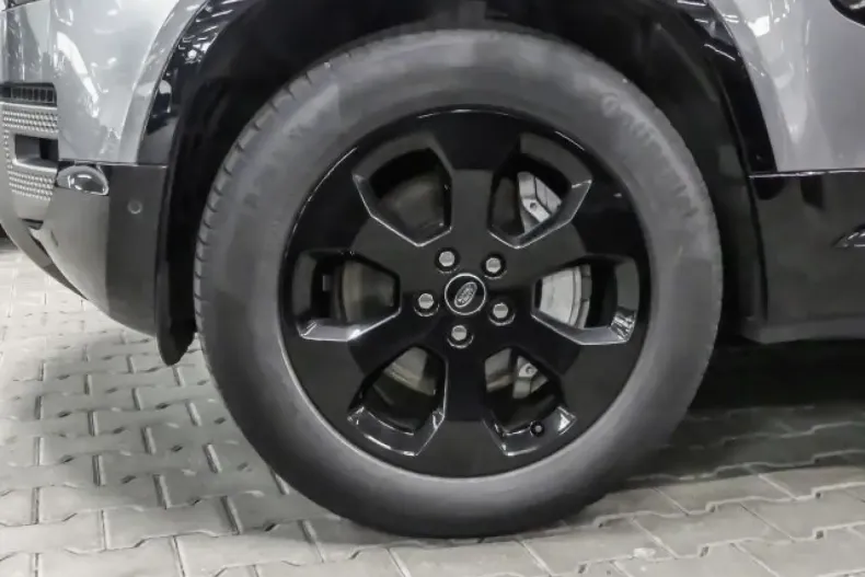 Land Rover Defender din 2023 cu 27.930 km - oferta LAN125363 - foto 9