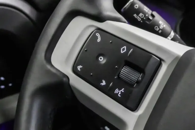 Land Rover Defender din 2023 cu 27.930 km - oferta LAN125363 - foto 16