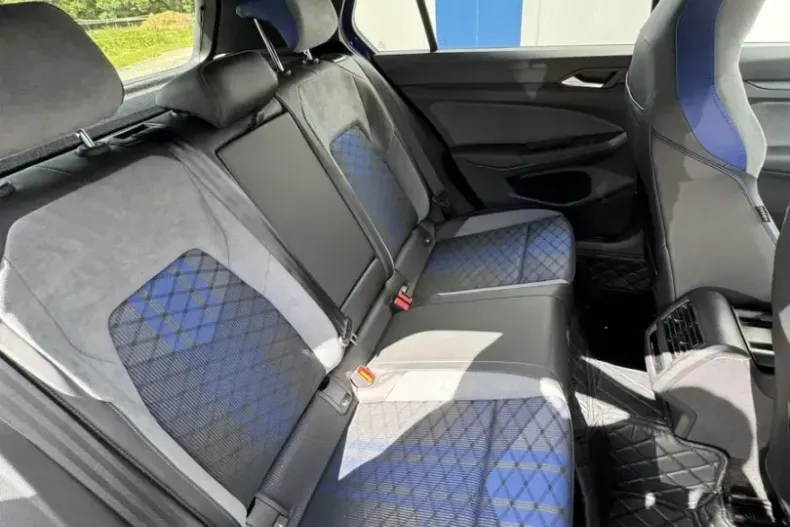 Volkswagen Golf din 2023 cu 8.966 km - oferta VOL125367 - foto 9