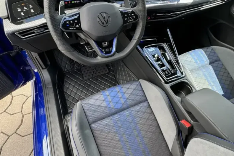 Volkswagen Golf din 2023 cu 8.966 km - oferta VOL125367 - foto 14