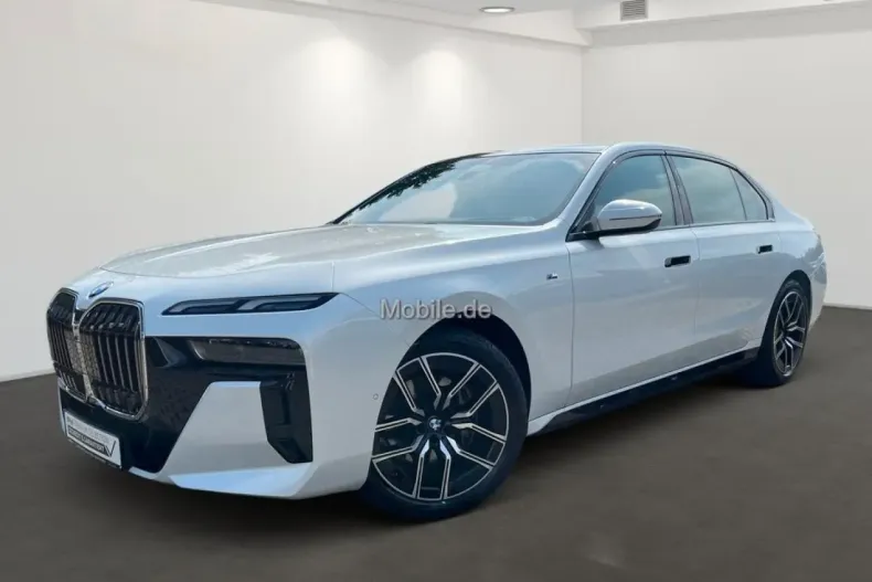 BMW 740 din 2023 cu 29.136 km - oferta BMW125368 - foto 1