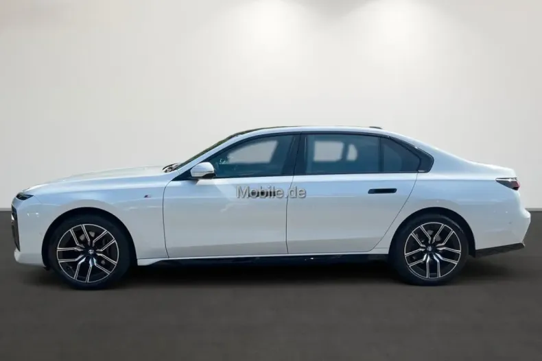 BMW 740 din 2023 cu 29.136 km - oferta BMW125368 - foto 3