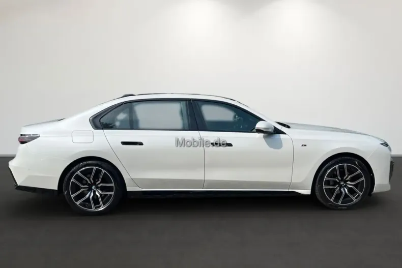 BMW 740 din 2023 cu 29.136 km - oferta BMW125368 - foto 4