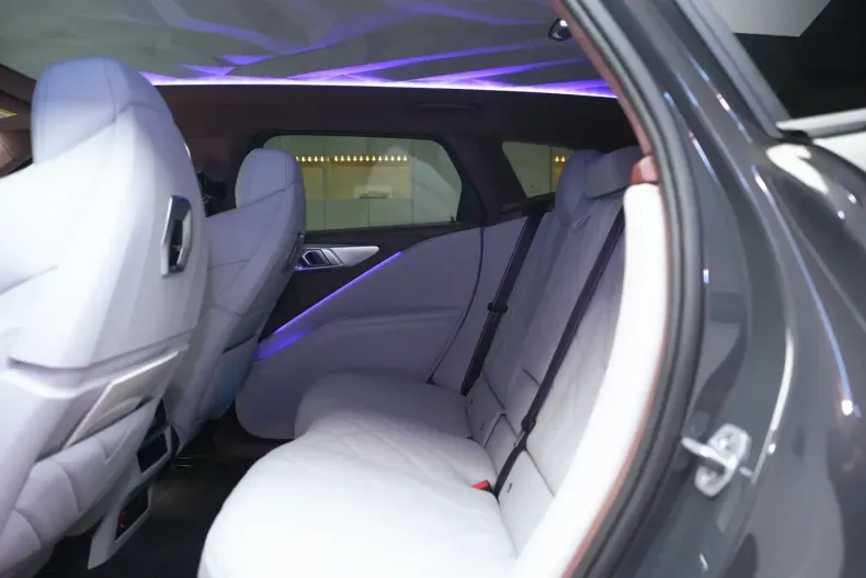 BMW XM din 2024 cu 7.950 km - oferta BMW125371 - foto 17